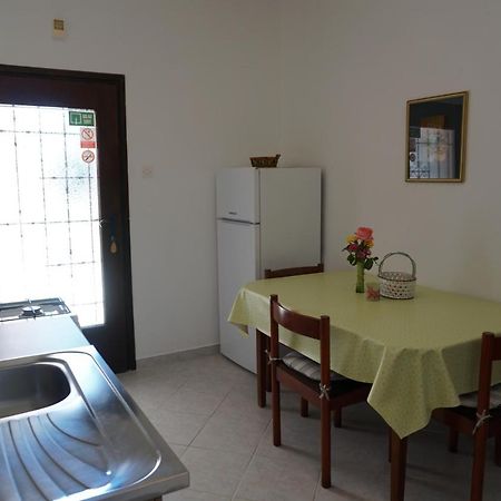 Apartments With A Parking Space Pula - 6985 Exterior foto