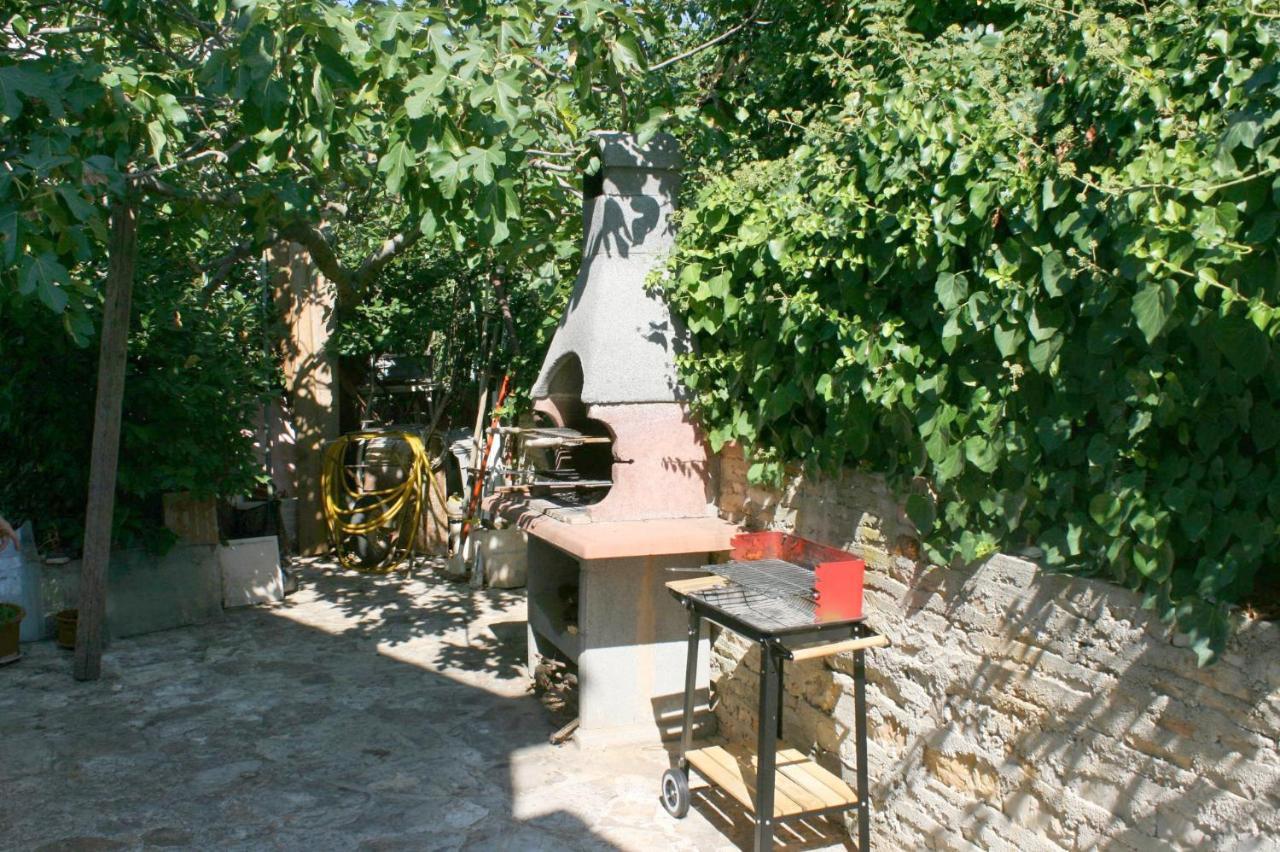 Apartments With A Parking Space Pula - 6985 Exterior foto